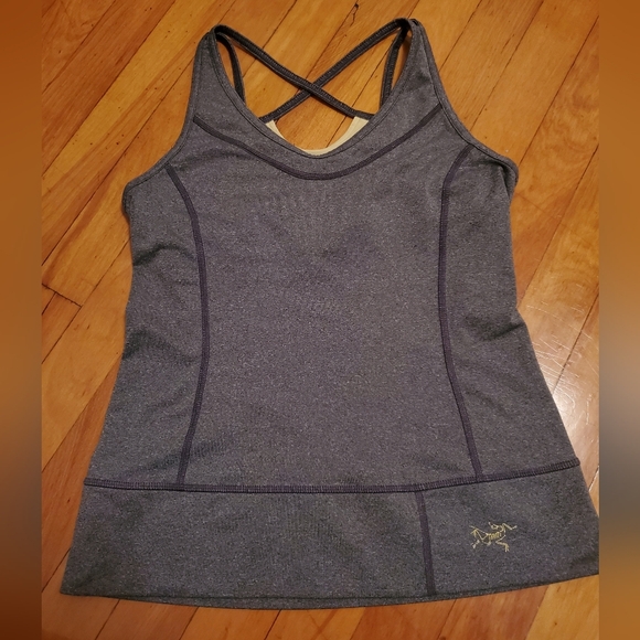 Arc'teryx tank top. Heathered grey (inside yellow. Crossed in back. Women S. - Picture 4 of 10